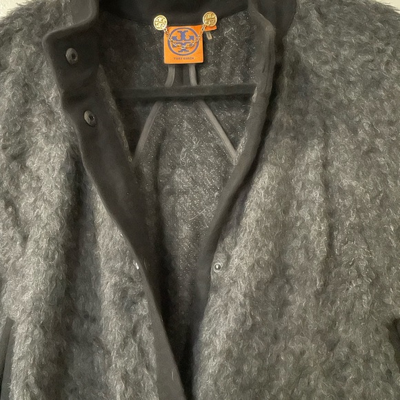 TORY BURCH Women's Charcoal Gray Luisa Wool Blend Cape - Picture 4 of 5